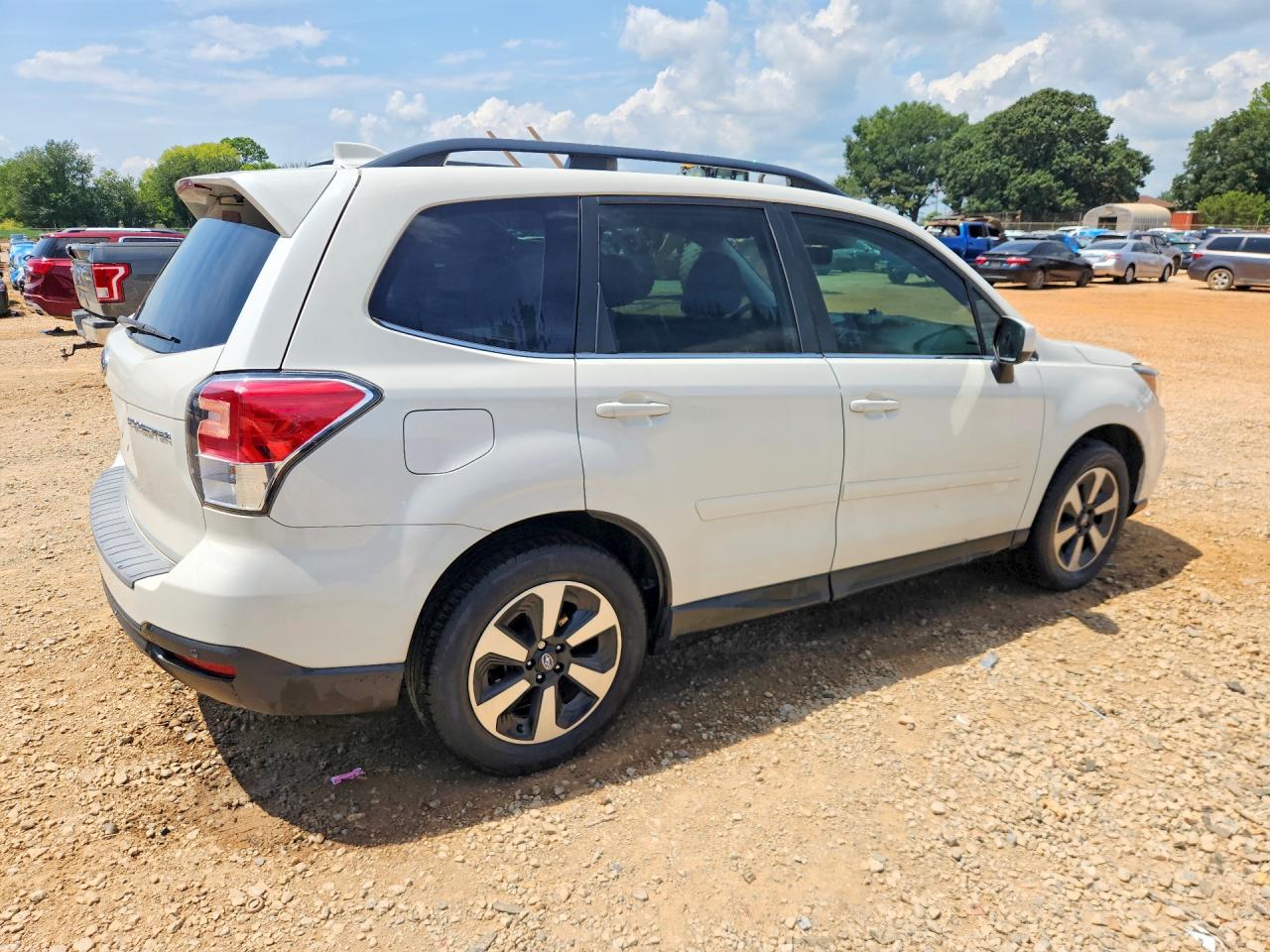 JF2SJARCXJH543868 · 2018 SUBARU FORESTER · 3/13