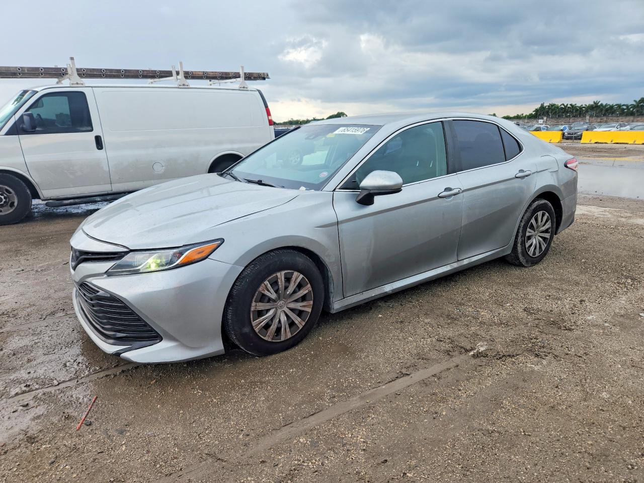 4T1B11HK9JU070751 · 2018 TOYOTA CAMRY