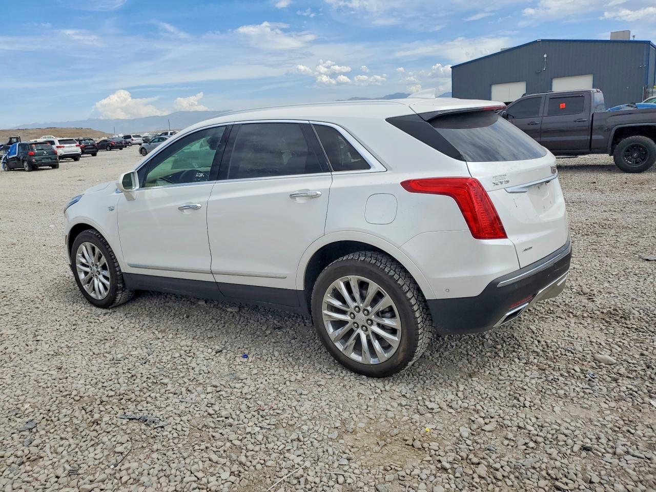 1GYKNGRS2KZ115571 · 2019 CADILLAC XT5 · 2/13