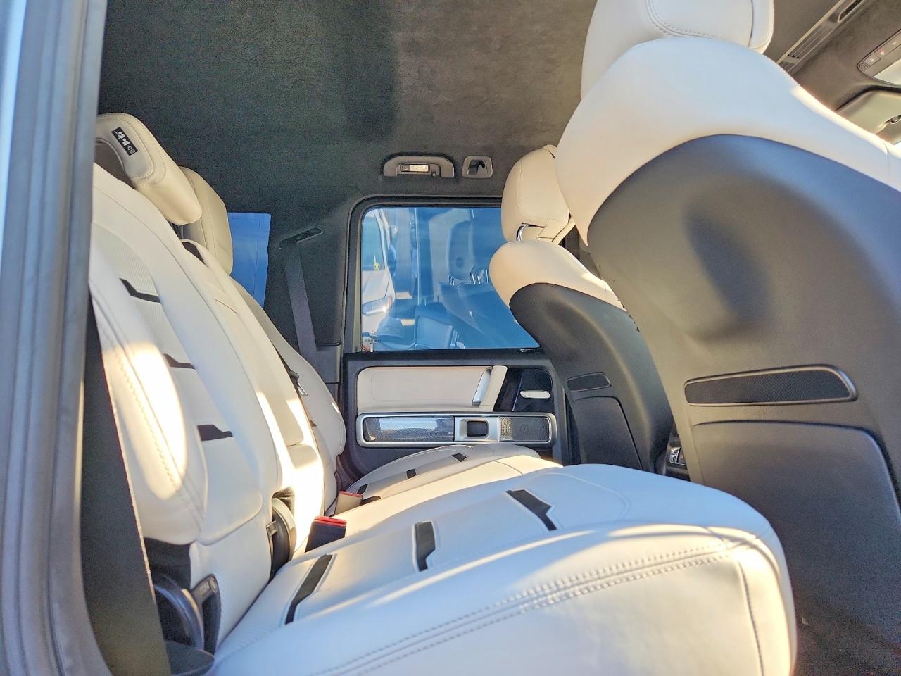 W1NYC7HJ9LX355608 · 2020 MERCEDES-BENZ G · 11/13