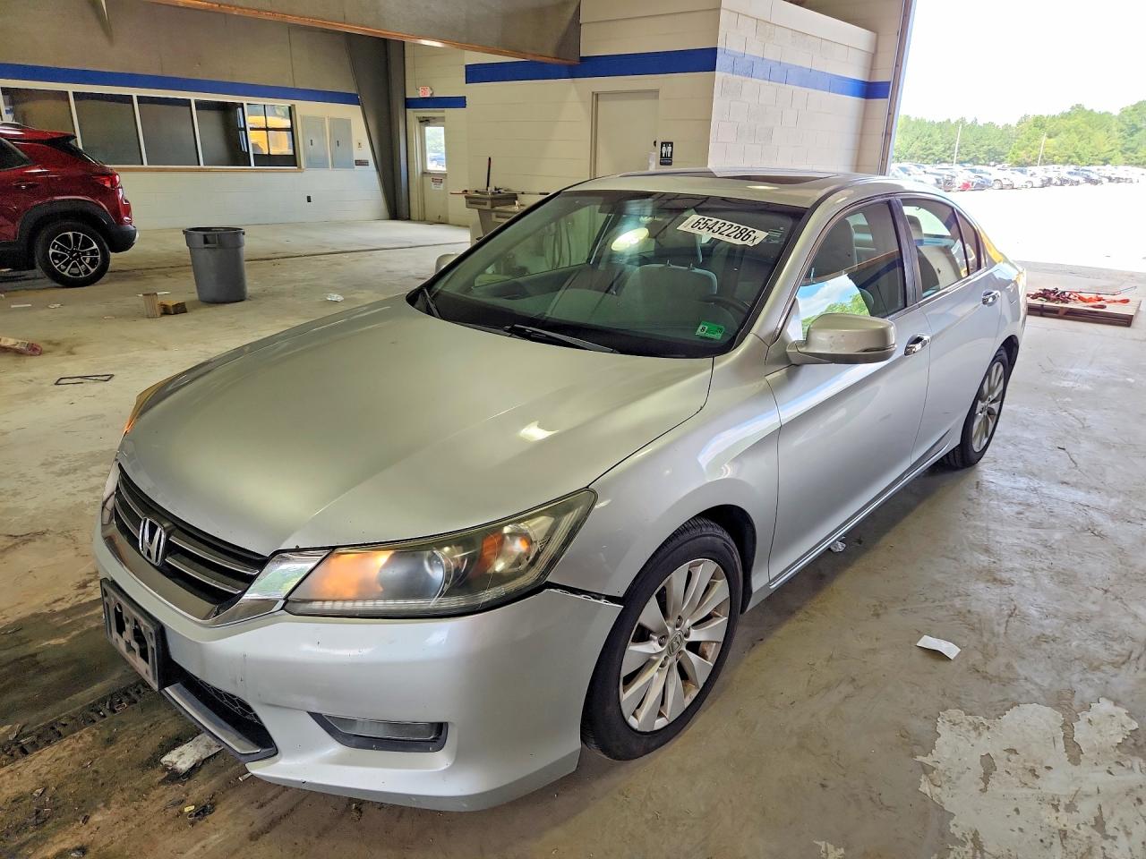 1HGCR2F72FA185885 · 2015 HONDA ACCORD