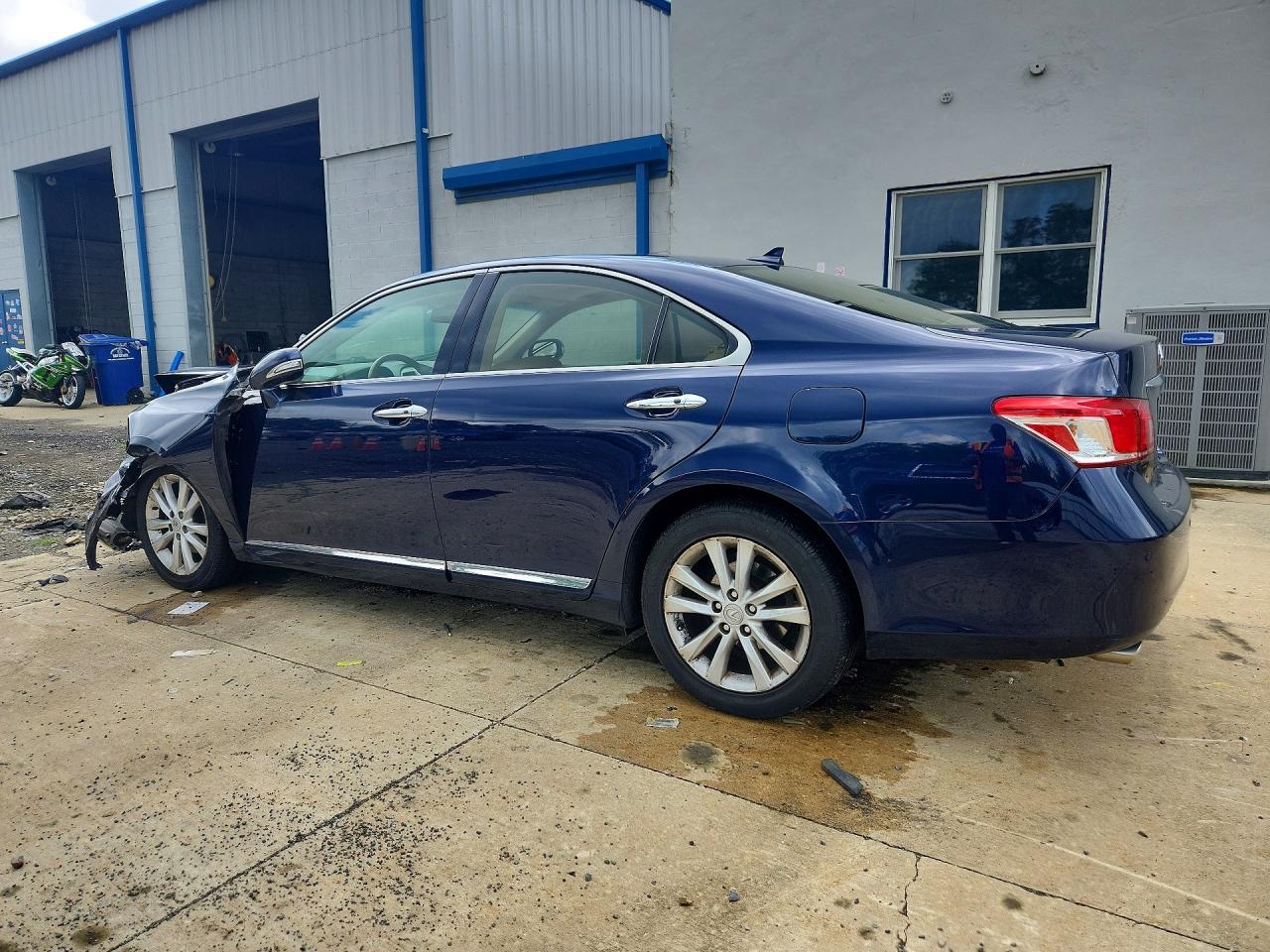 JTHBK1EG6C2506700 · 2012 LEXUS ES · 2/12