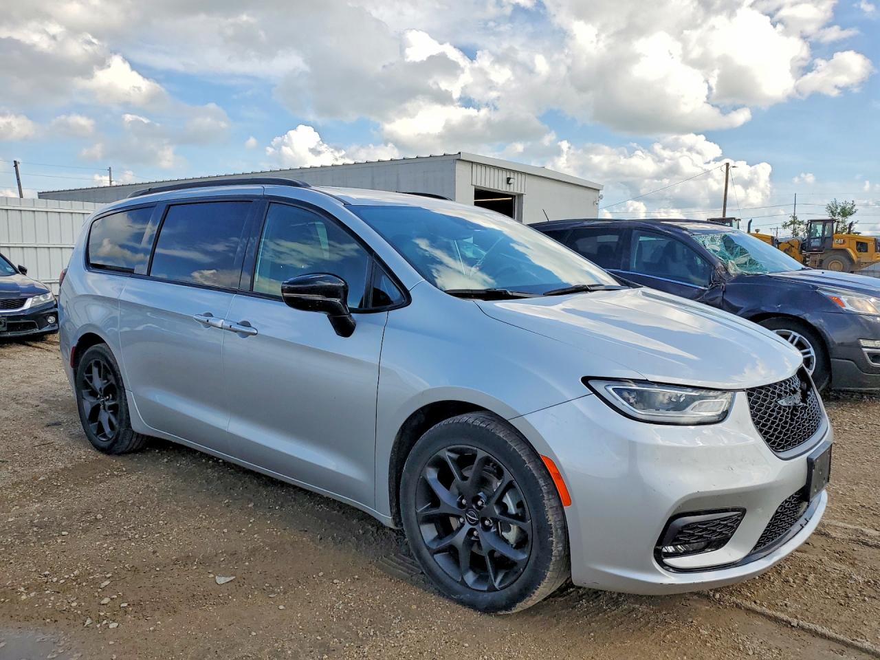 2C4RC1GG5PR598836 · 2023 CHRYSLER PACIFICA · 4/13