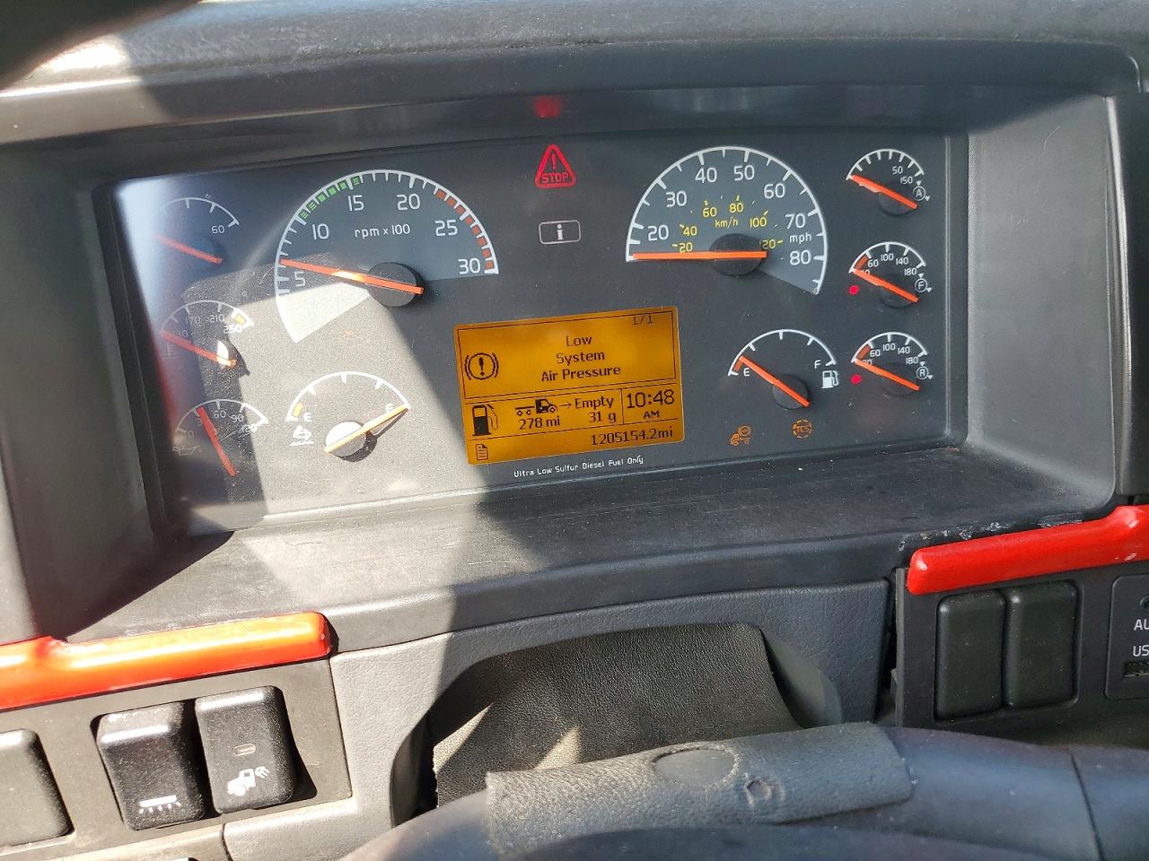 4V4NC9THXBN533115 · 2011 VOLVO VNL · 9/14
