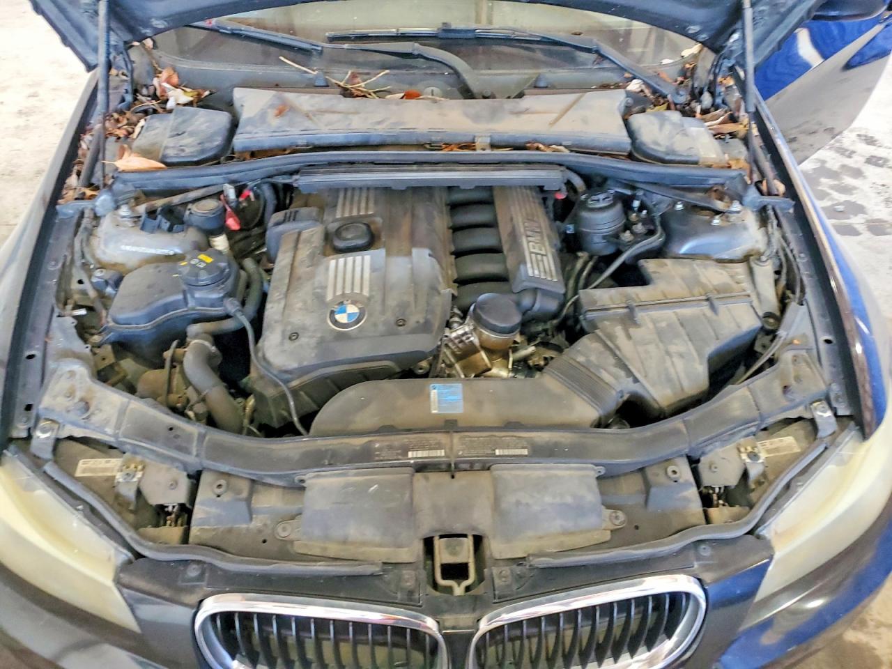 WBAPH5C54AA439335 · 2010 BMW 328 · 11/12