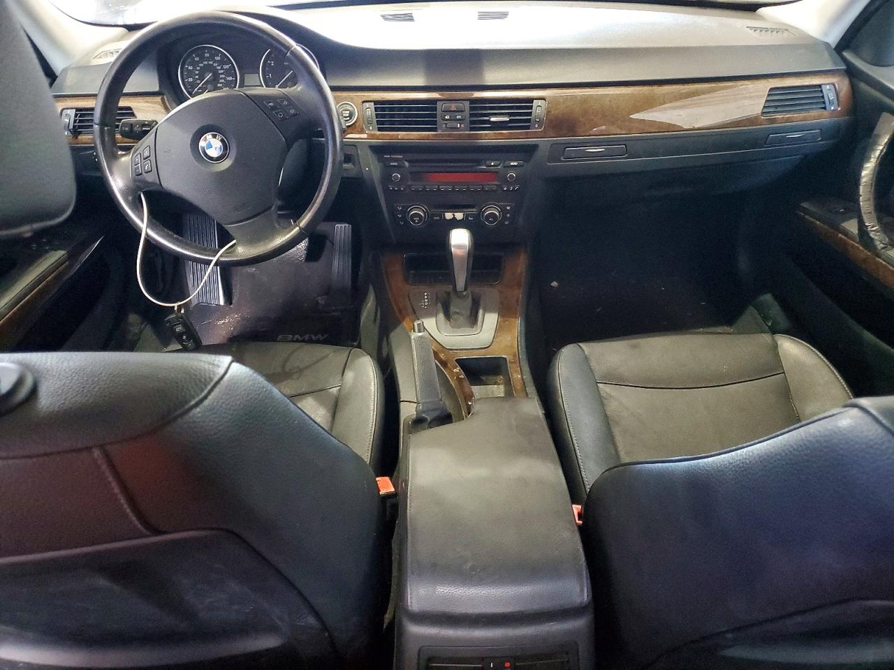 WBAPH5C54AA439335 · 2010 BMW 328 · 8/12