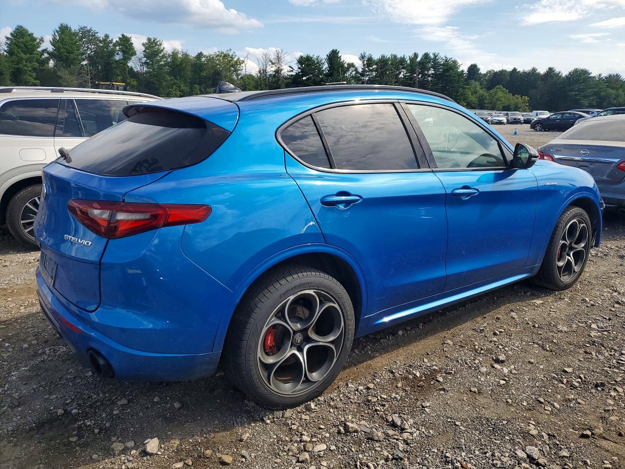 ZASPAKBN2N7D29756 · 2022 ALFA ROMEO STELVIO · 3/13