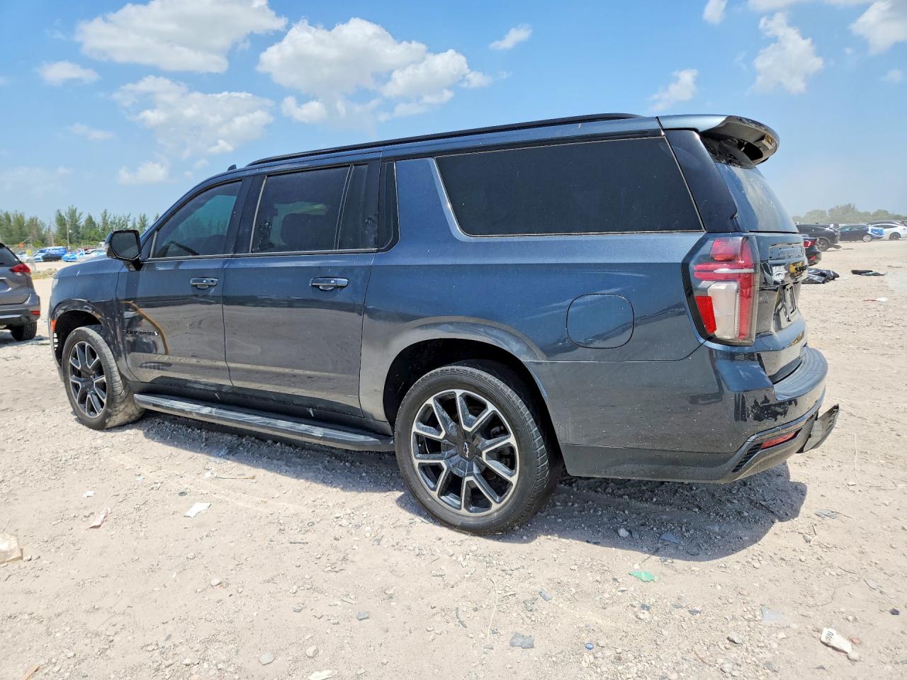 1GNSCEKD7MR216787 · 2021 CHEVROLET SUBURBAN · 2/14