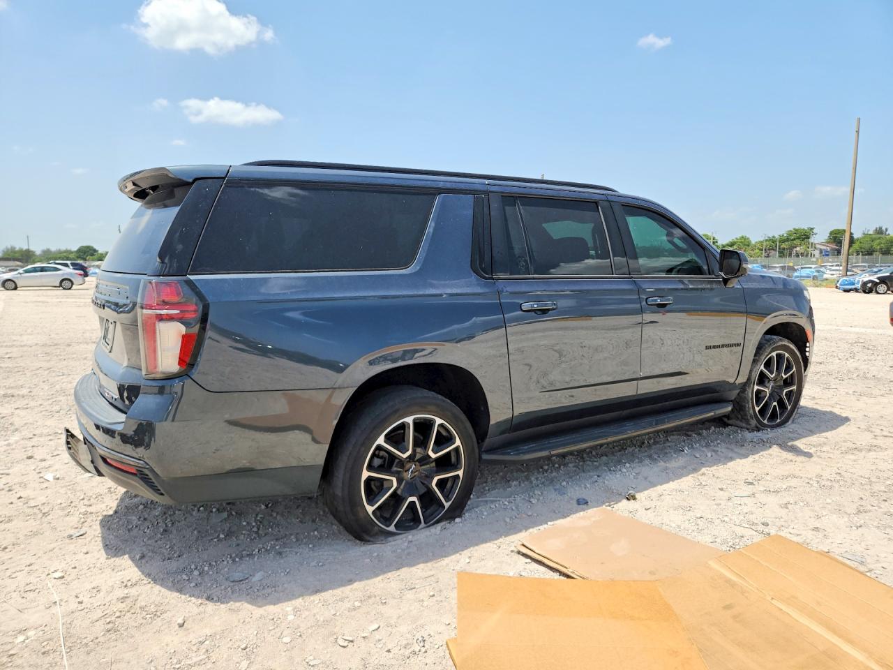 1GNSCEKD7MR216787 · 2021 CHEVROLET SUBURBAN · 3/14