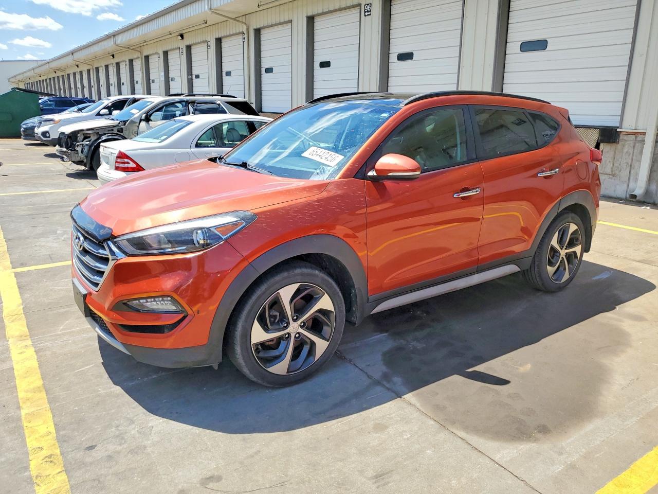 KM8J3CA28HU370982 · 2017 HYUNDAI TUCSON