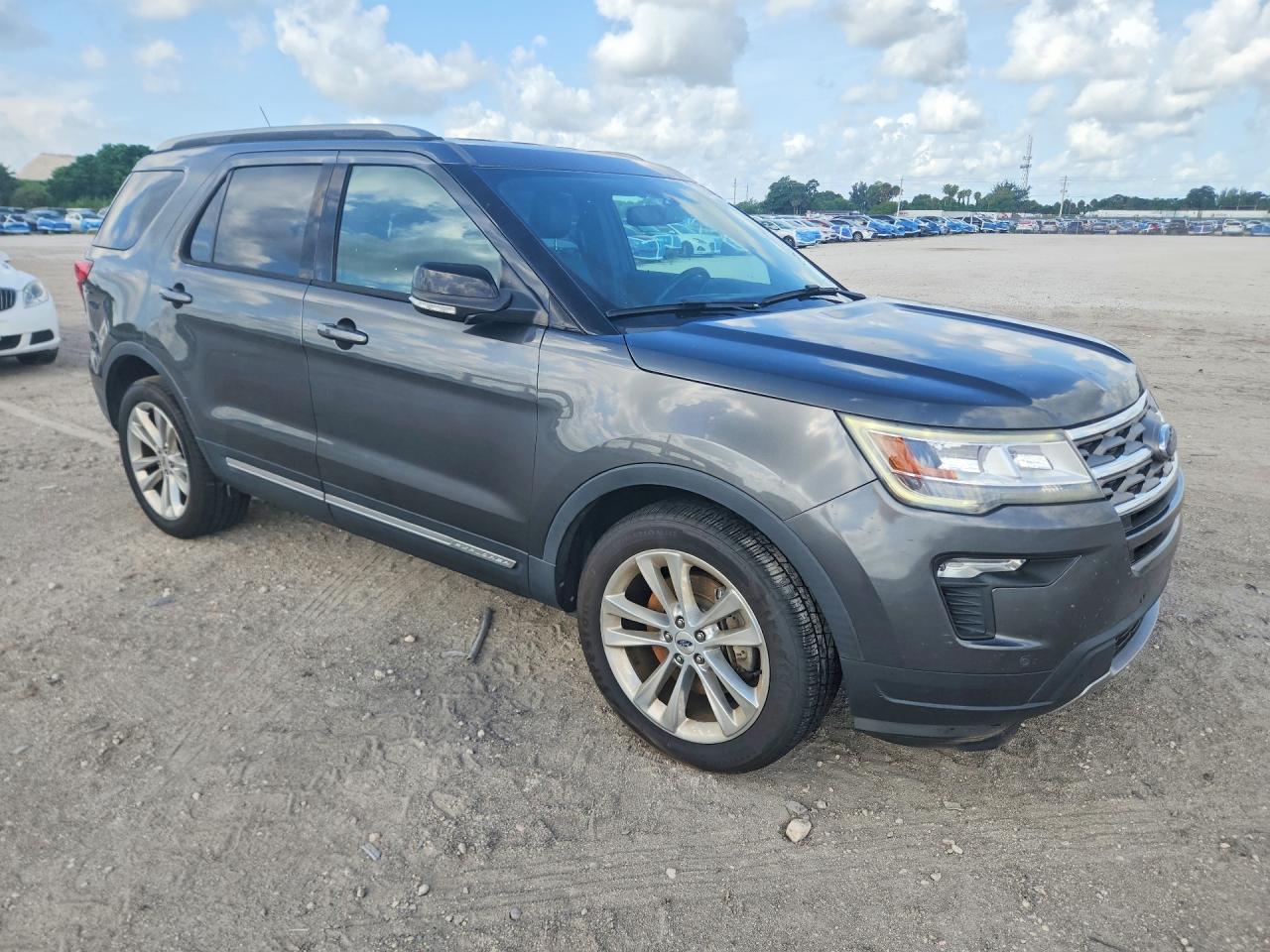1FM5K7D88JGB26913 · 2018 FORD EXPLORER · 4/13