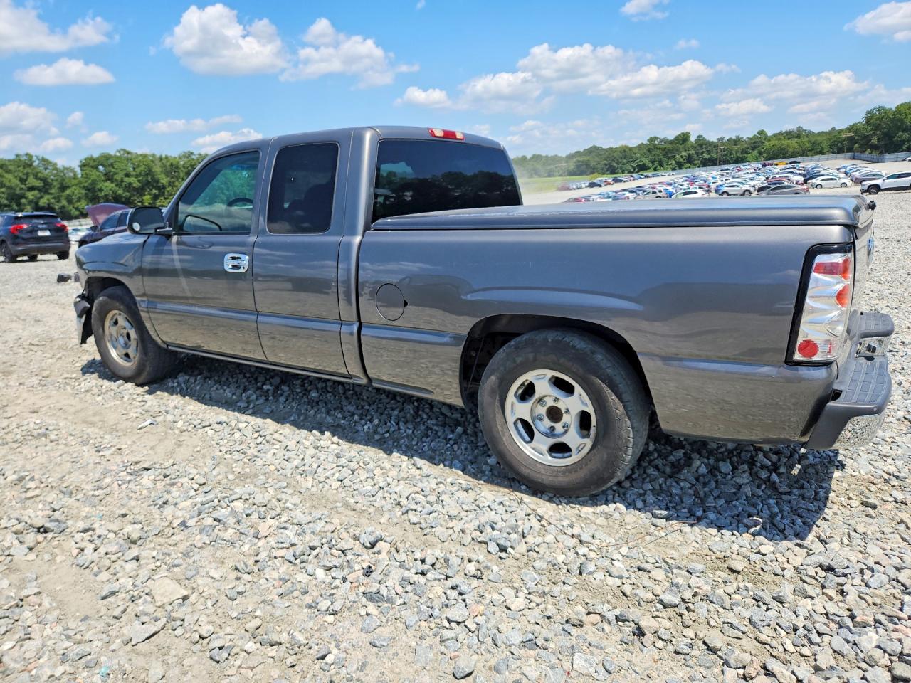 2GCEC19T3Y1353607 · 2000 CHEVROLET SILVERADO · 2/13