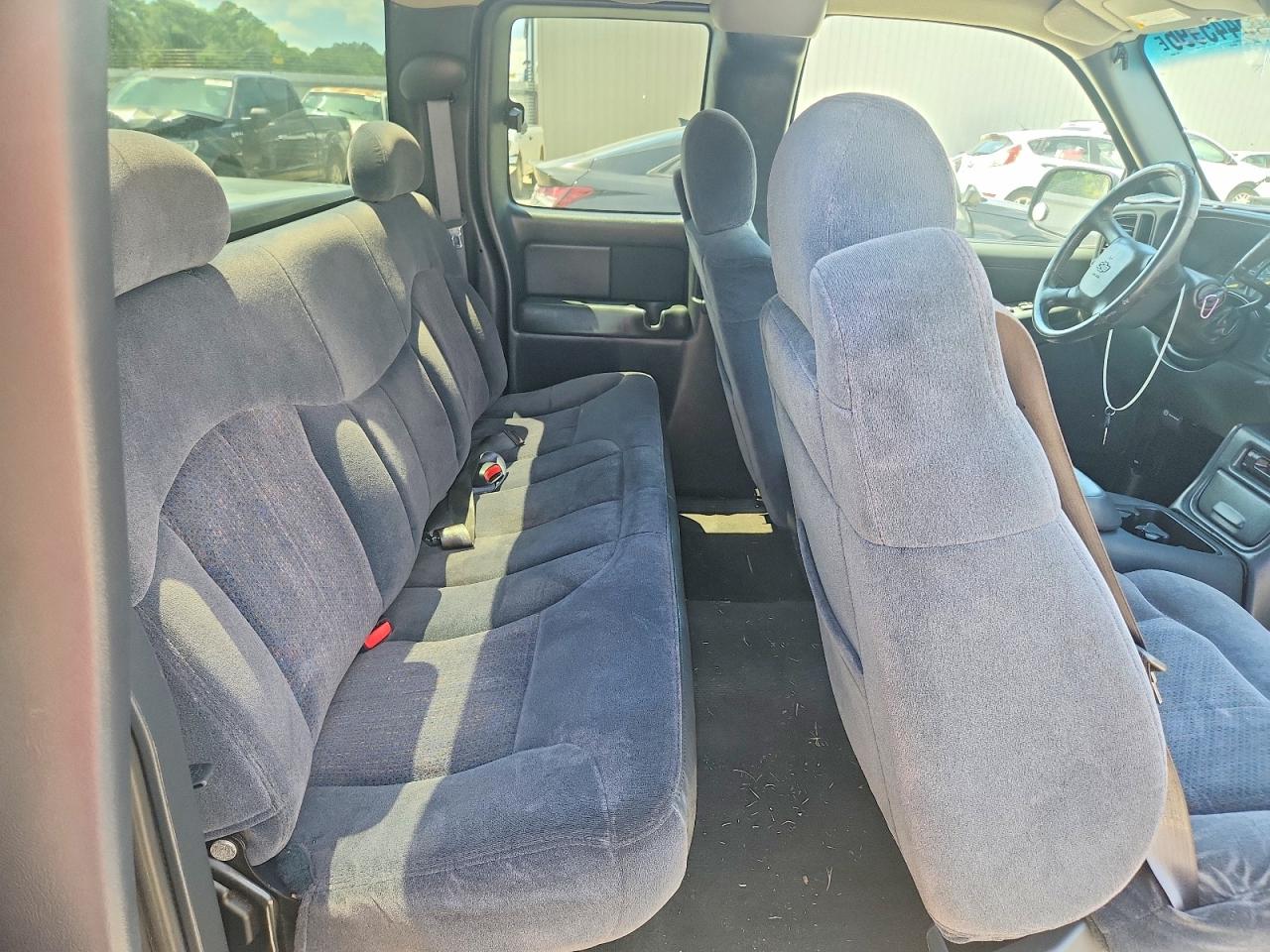 2GCEC19T3Y1353607 · 2000 CHEVROLET SILVERADO · 10/13