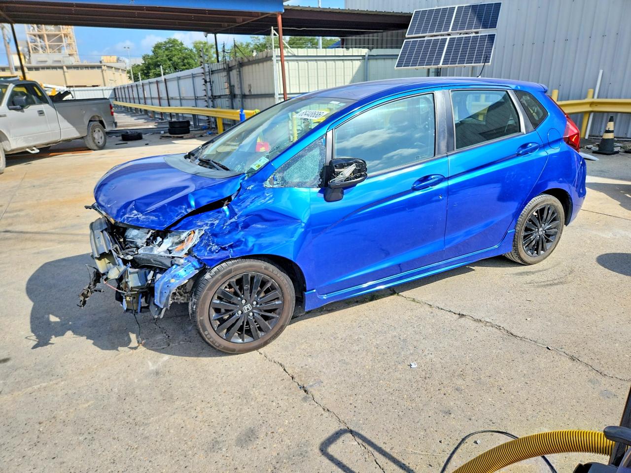 3HGGK5H69JM724817 · 2018 HONDA FIT