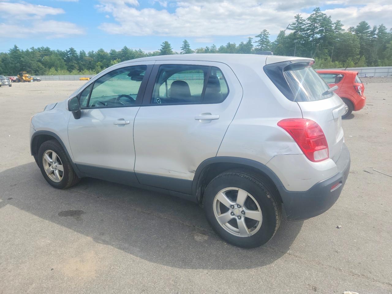 KL7CJPSB4FB133243 · 2015 CHEVROLET TRAX · 2/12