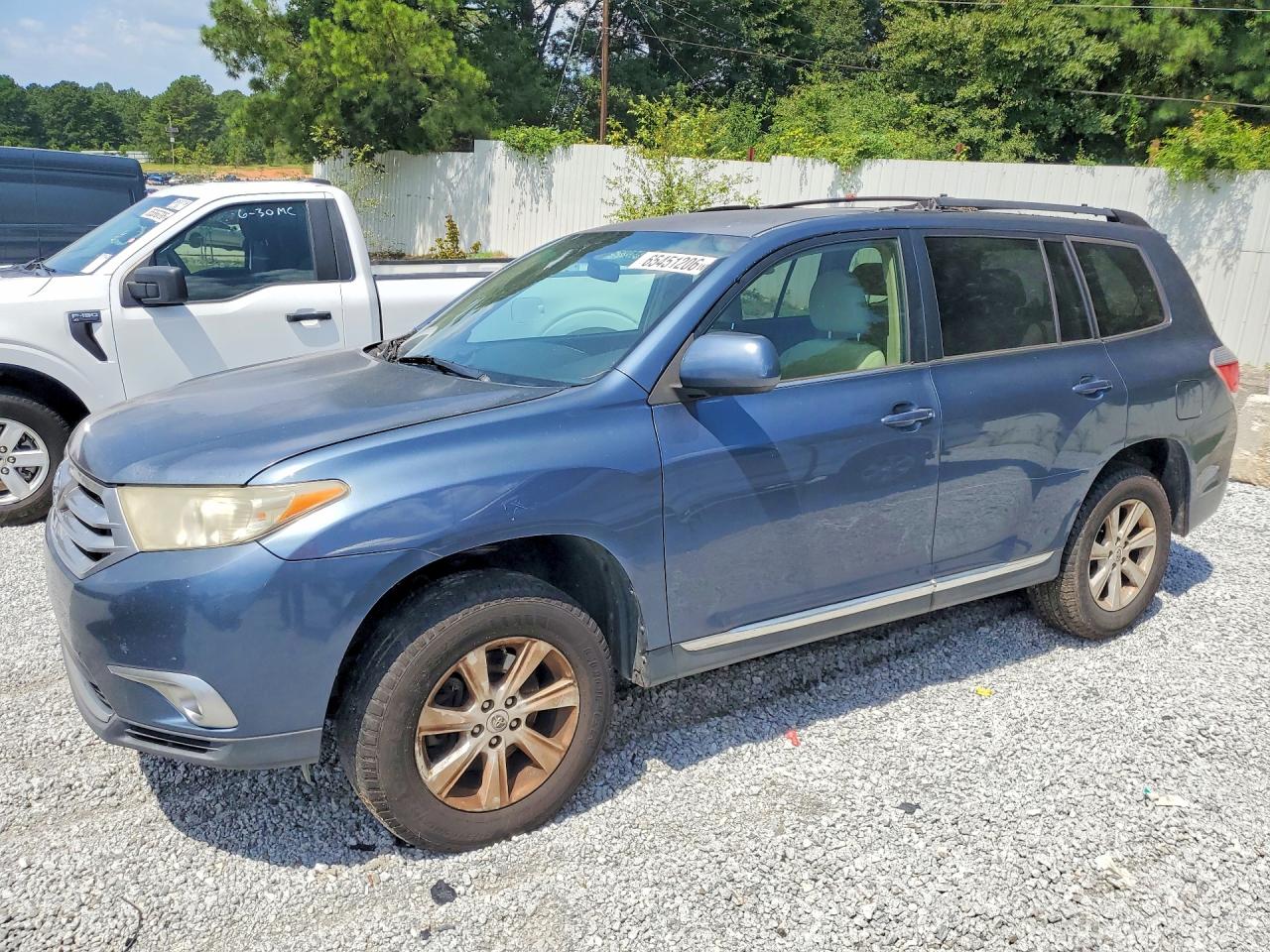 5TDZA3EH8BS007735 · 2011 TOYOTA HIGHLANDER