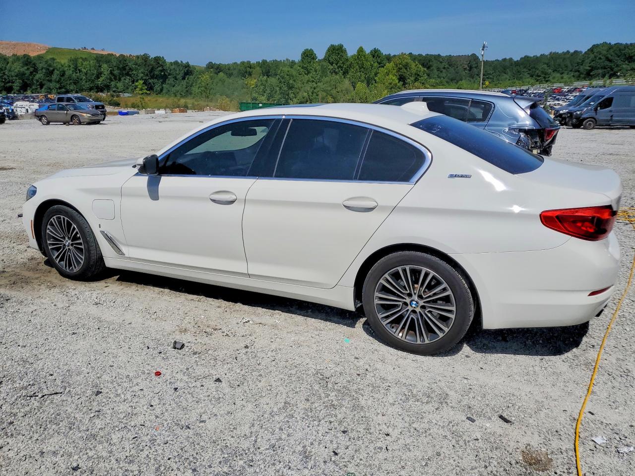 WBAJA9C58KB399127 · 2019 BMW 530E · 2/12