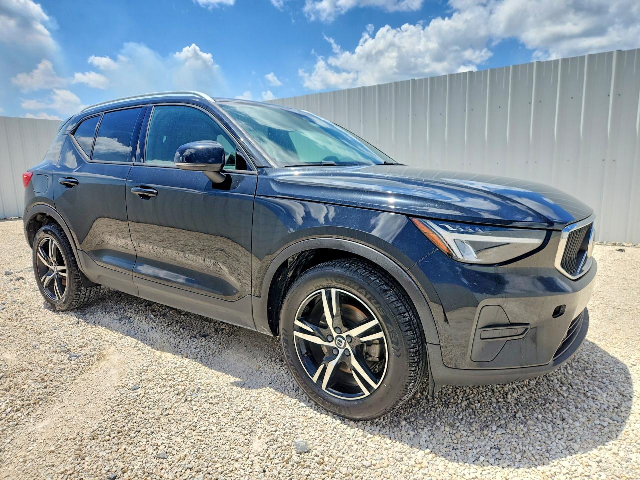 YV4K92HK0P2958891 · 2023 VOLVO XC40 · 4/13