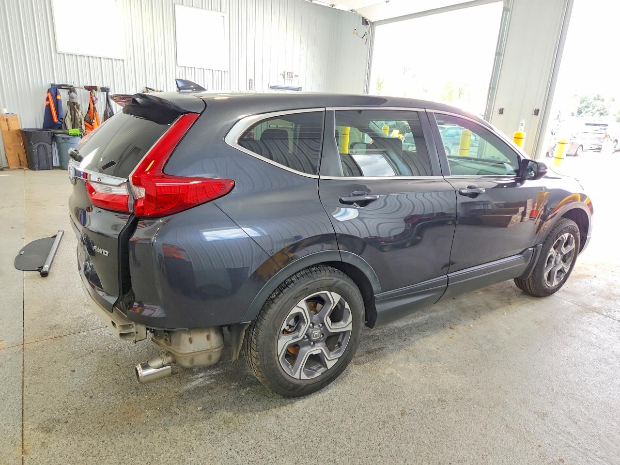 2HKRW2H84JH615442 · 2018 HONDA CR-V · 3/13