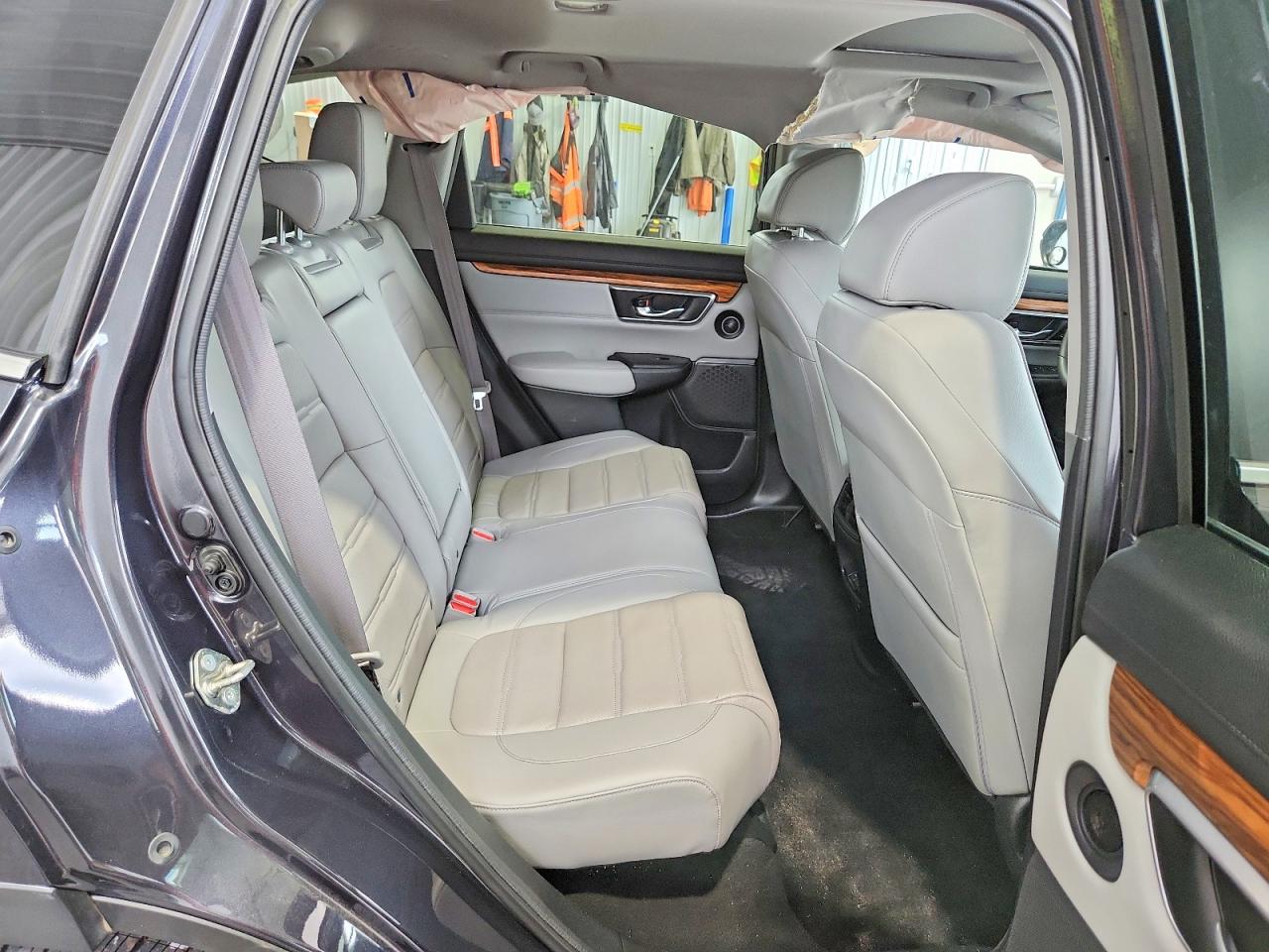 2HKRW2H84JH615442 · 2018 HONDA CR-V · 11/13