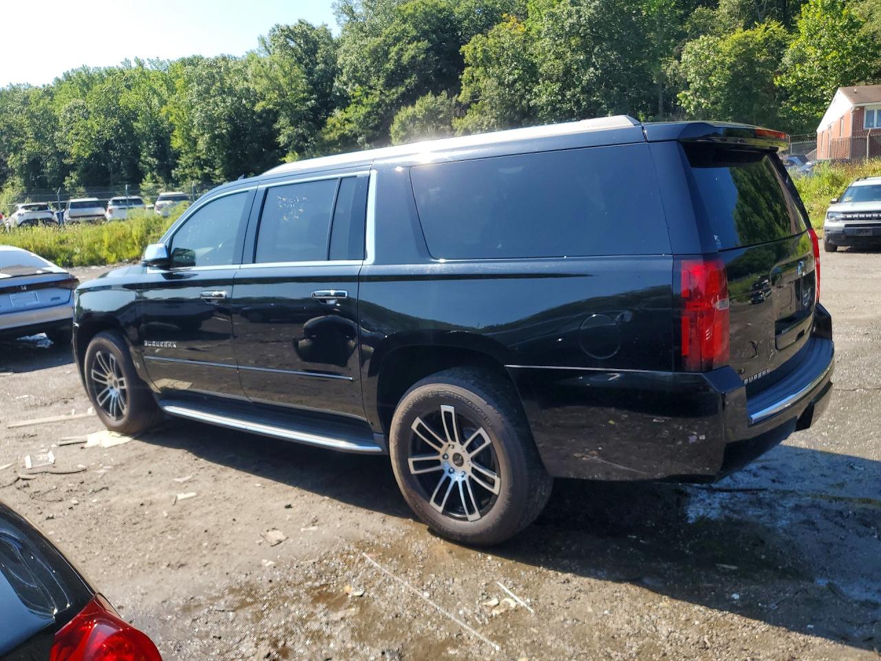 1GNSKJKC0HR124221 · 2017 CHEVROLET SUBURBAN · 2/13