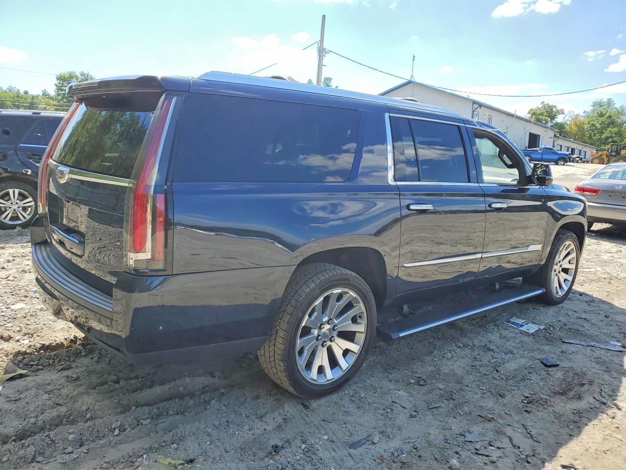 1GYS4KKJ2HR235340 · 2017 CADILLAC ESCALADE · 3/13