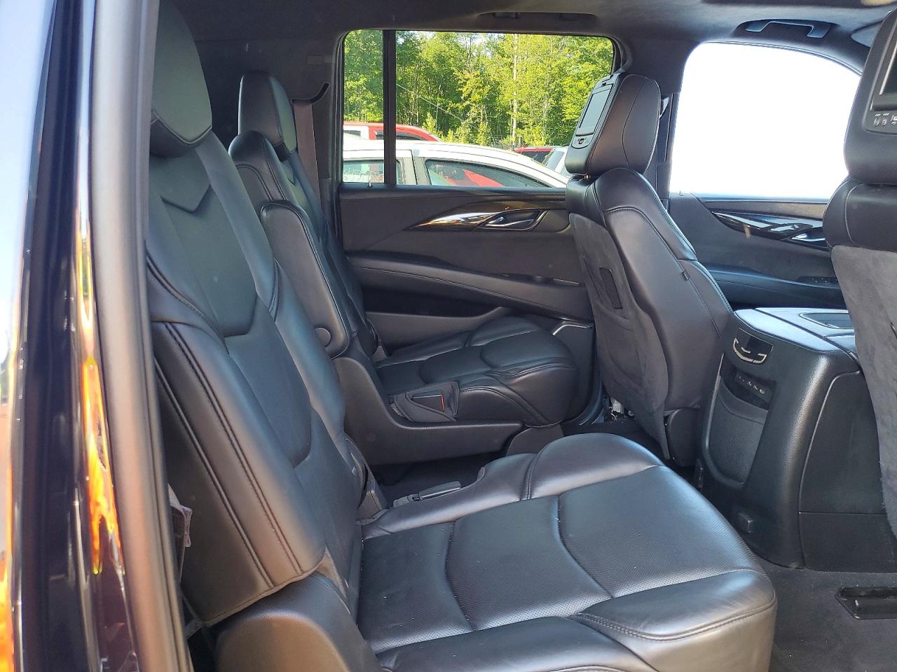 1GYS4KKJ2HR235340 · 2017 CADILLAC ESCALADE · 11/13