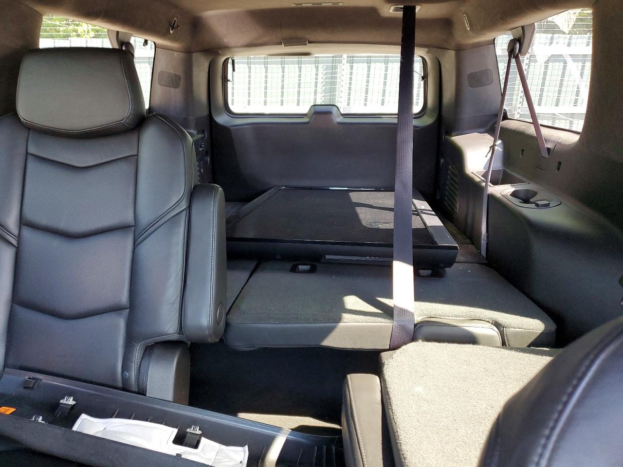 1GYS4KKJ2HR235340 · 2017 CADILLAC ESCALADE · 10/13