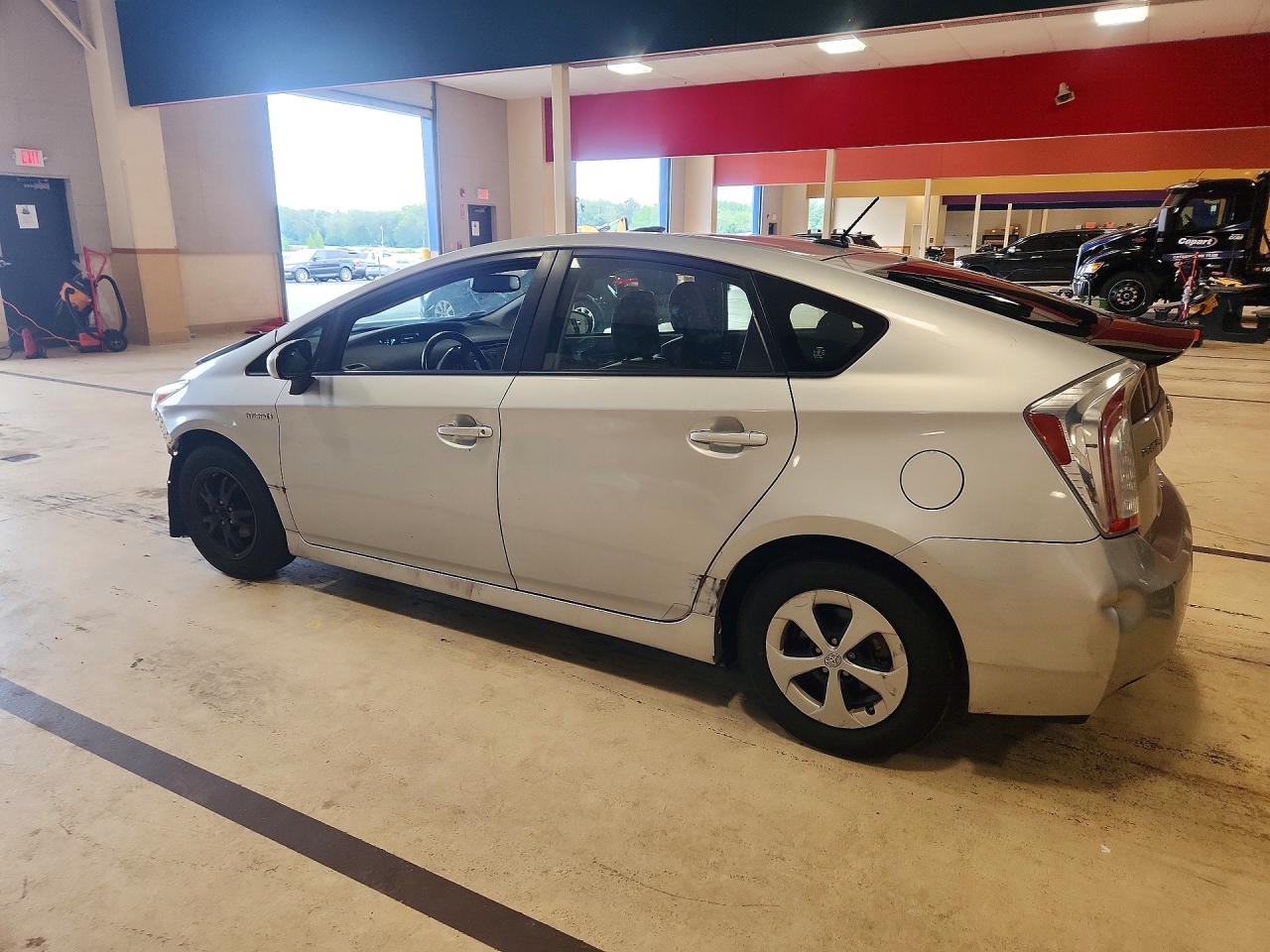 JTDKN3DU3F0468998 · 2015 TOYOTA PRIUS · 2/12