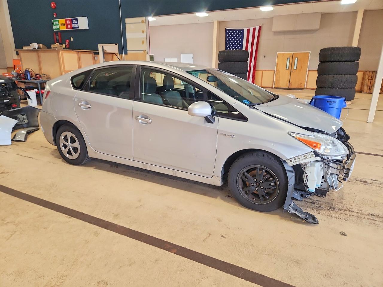 JTDKN3DU3F0468998 · 2015 TOYOTA PRIUS · 4/12