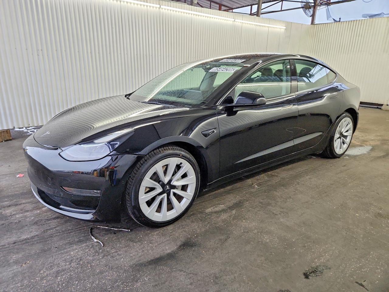 5YJ3E1EAXNF371746 · 2022 TESLA MODEL 3