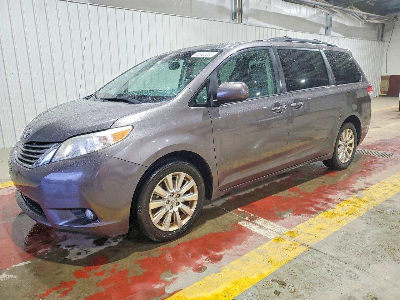 5TDDK3DC5ES081874 · 2014 TOYOTA SIENNA