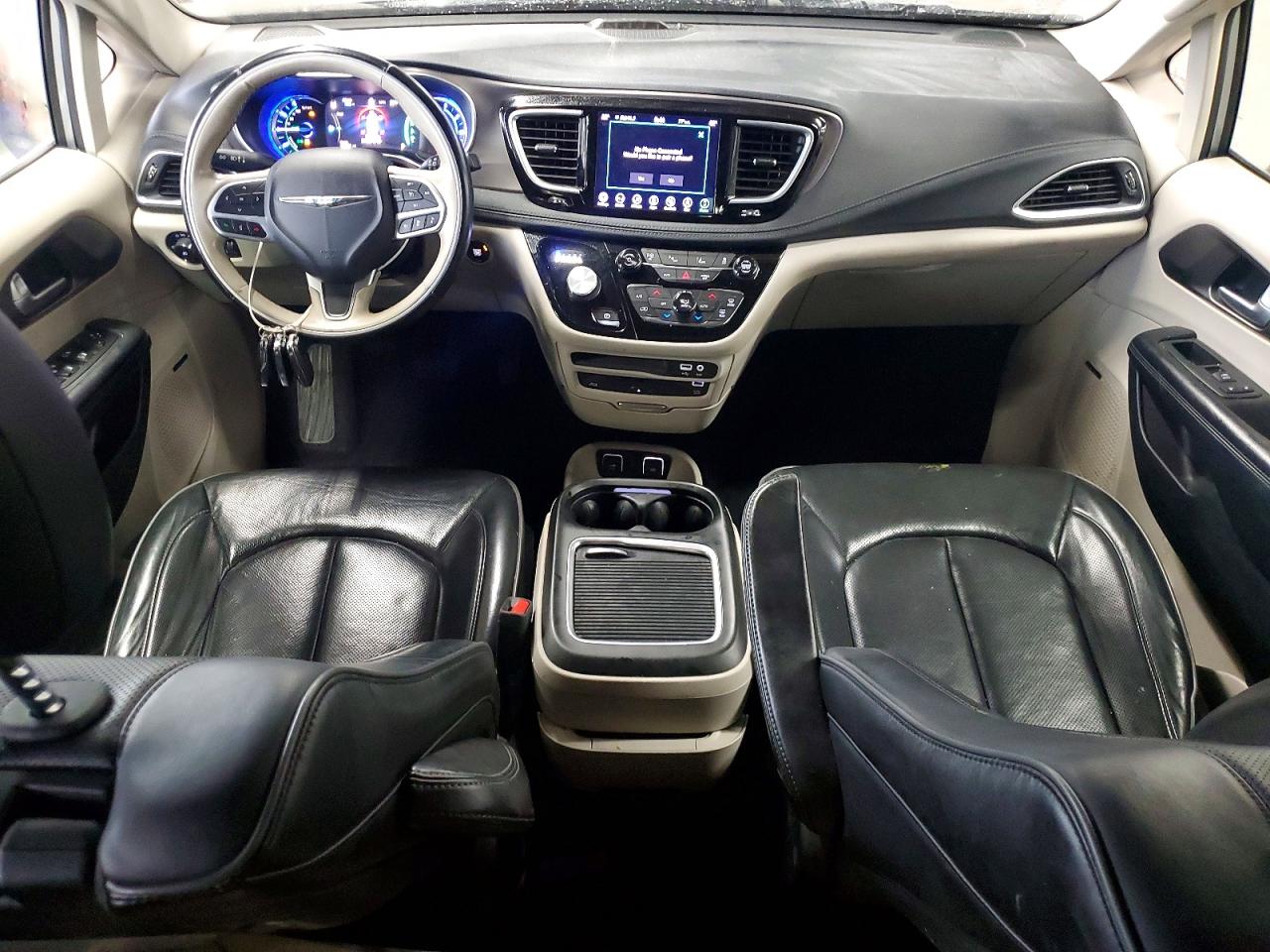 2C4RC1N77JR339713 · 2018 CHRYSLER PACIFICA · 8/13
