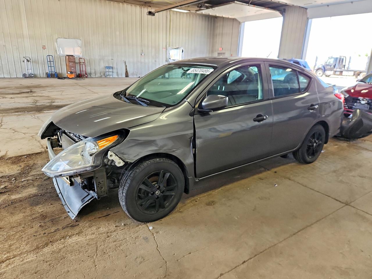 3N1CN7AP4KL875979 · 2019 NISSAN VERSA