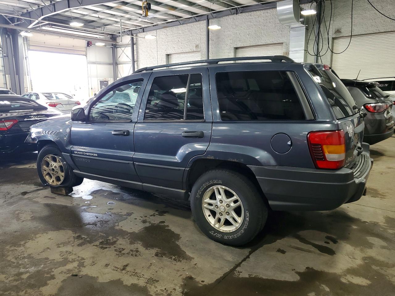 1J4GW48SX4C322038 · 2004 JEEP GRAND CHEROKEE · 2/13