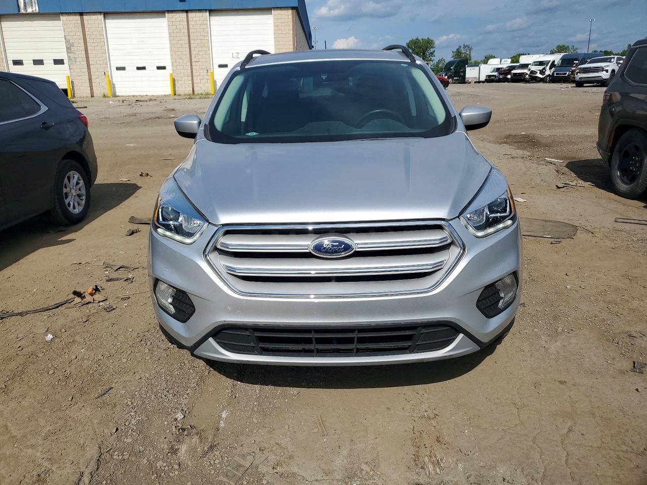 1FMCU9HD3JUB30986 · 2018 FORD ESCAPE · 5/13