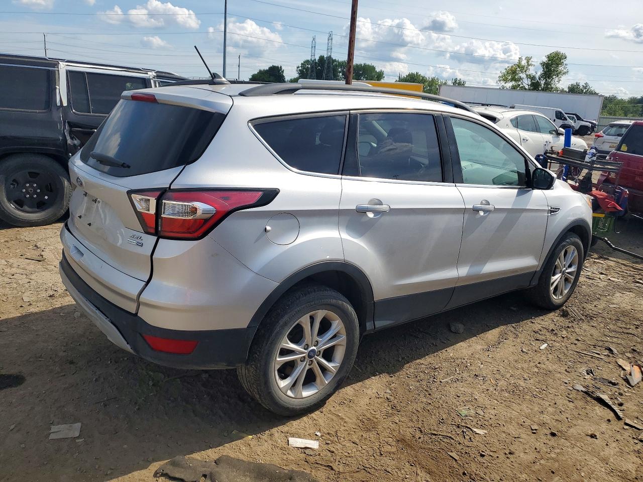 1FMCU9HD3JUB30986 · 2018 FORD ESCAPE · 3/13