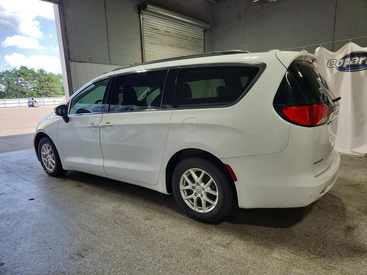 2C4RC1DG6LR256827 · 2020 CHRYSLER VOYAGER · 2/13