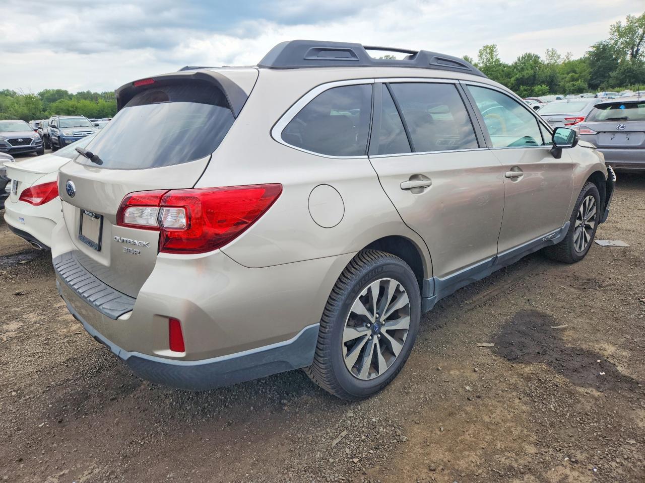 4S4BSELC5F3287215 · 2015 SUBARU OUTBACK · 3/12