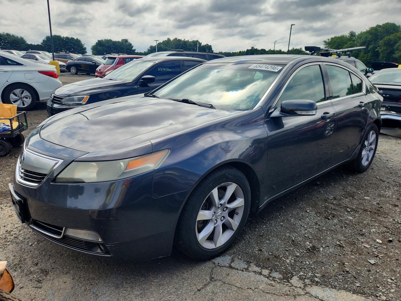 19UUA8F22DA009581 · 2013 ACURA TL