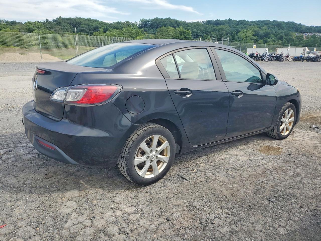 JM1BL1SG8A1153981 · 2010 MAZDA 3 · 3/12
