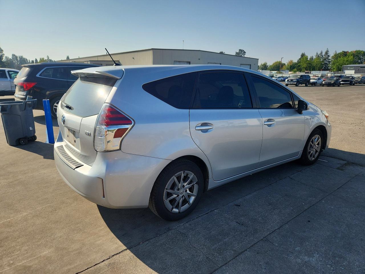 JTDZN3EU9FJ034270 · 2015 TOYOTA PRIUS V · 3/12
