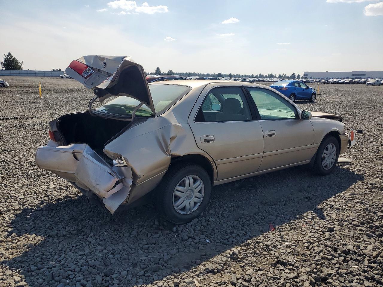 JT2BG22K8Y0411956 · 2000 TOYOTA CAMRY · 3/12