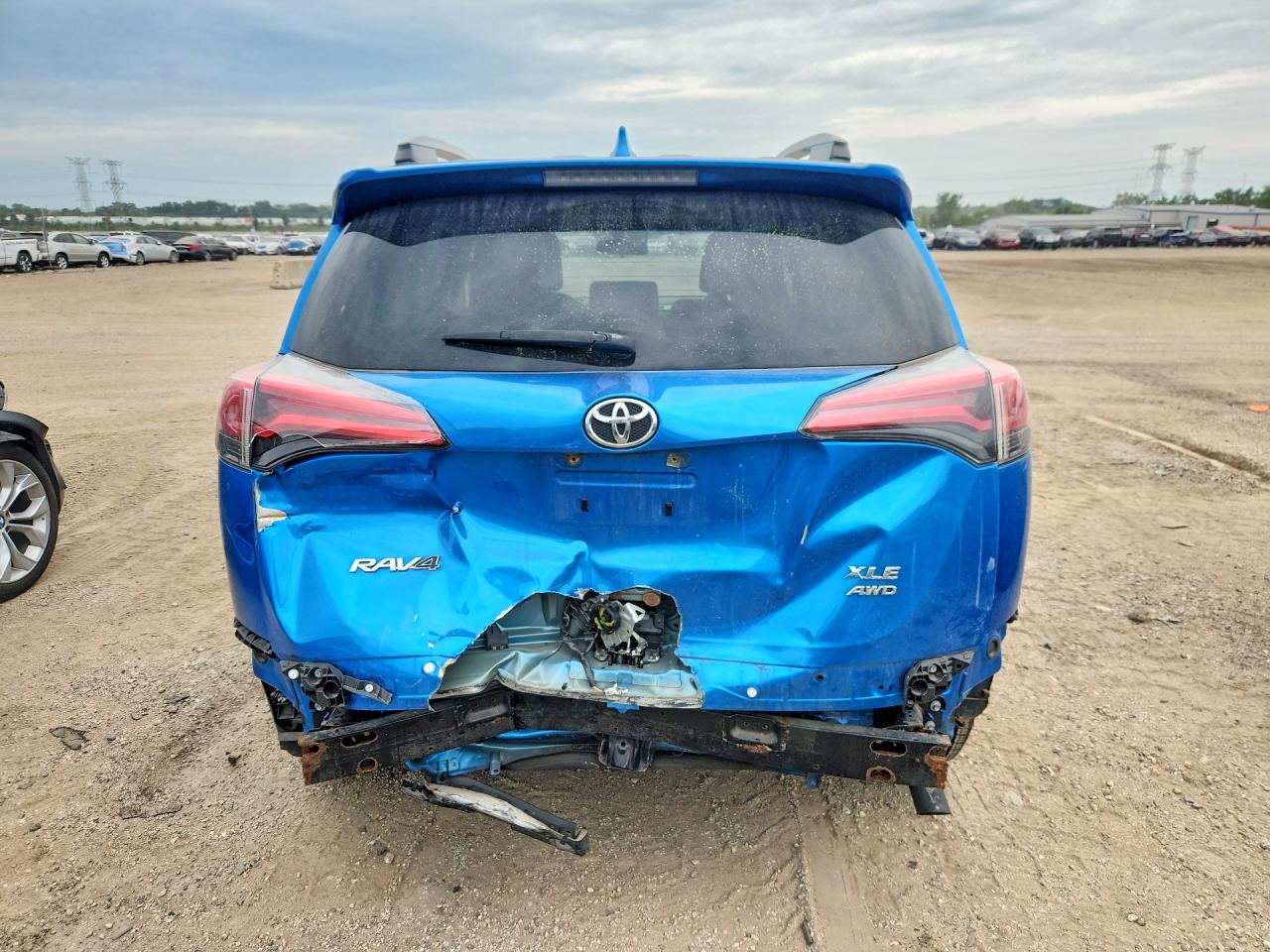 JTMRFREV6HD213828 · 2017 TOYOTA RAV4 · 6/13