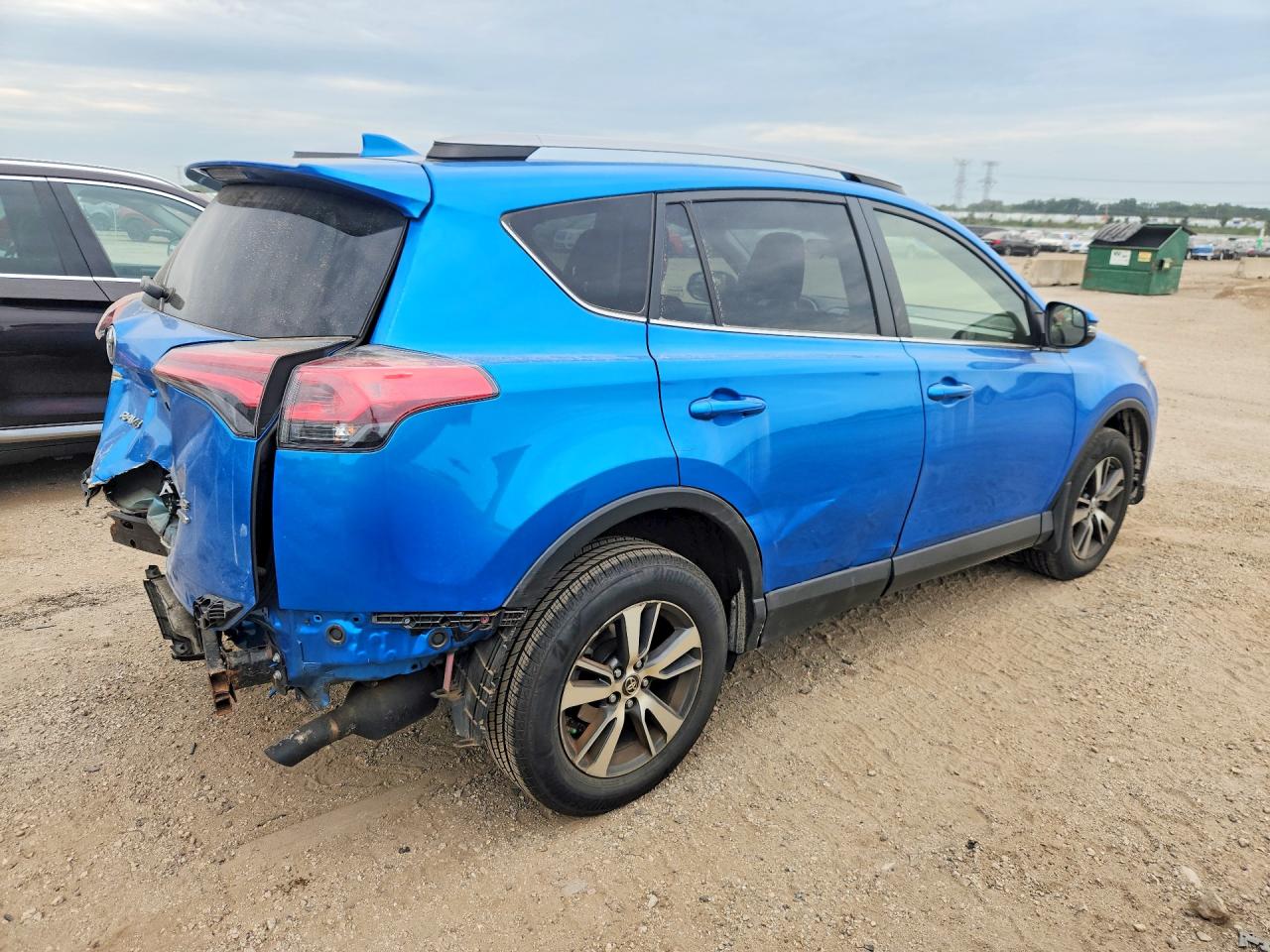 JTMRFREV6HD213828 · 2017 TOYOTA RAV4 · 3/13