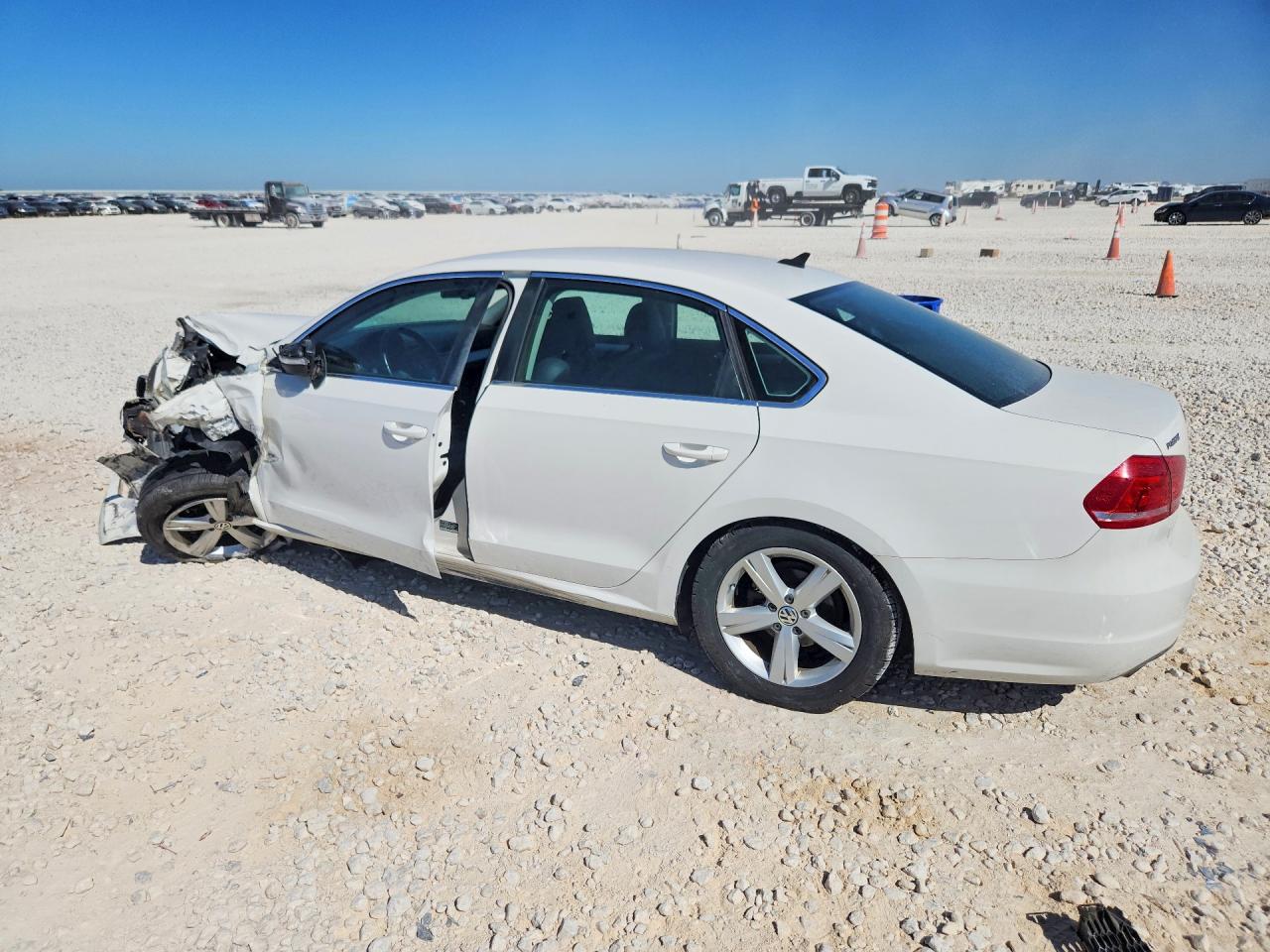 1VWBP7A30DC051909 · 2013 VOLKSWAGEN PASSAT · 2/13