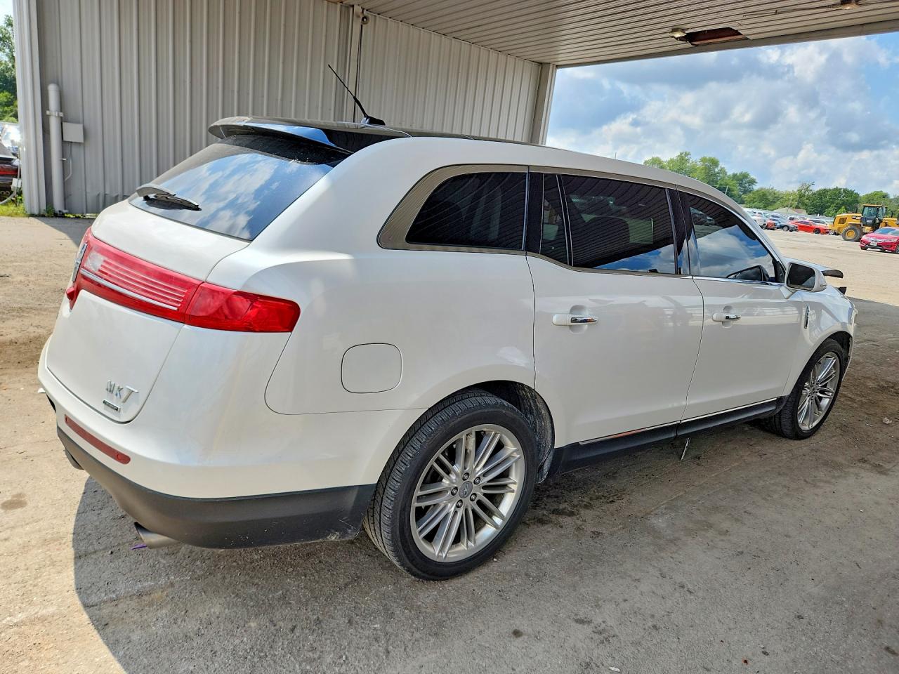 2LMHJ5AT4FBL03652 · 2015 LINCOLN MKT · 3/12