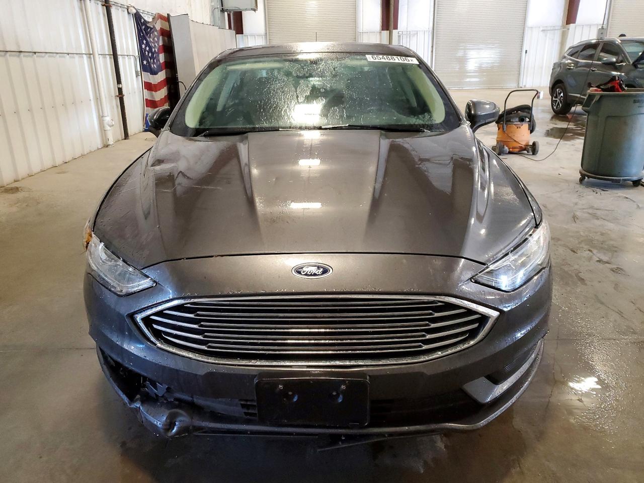 3FA6P0HD2JR158697 · 2018 FORD FUSION · 5/12