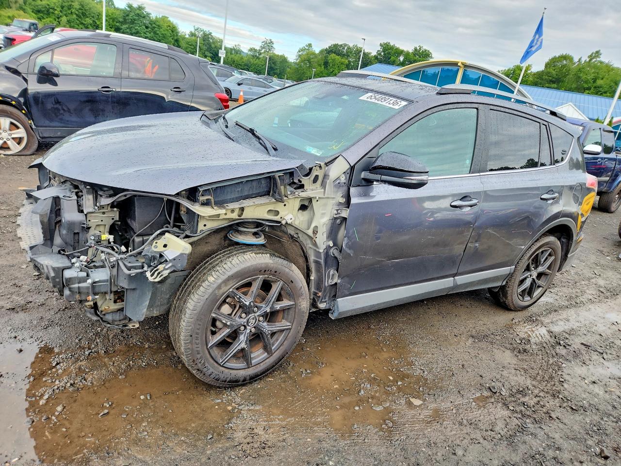 2T3JFREVXJW746447 · 2018 TOYOTA RAV4