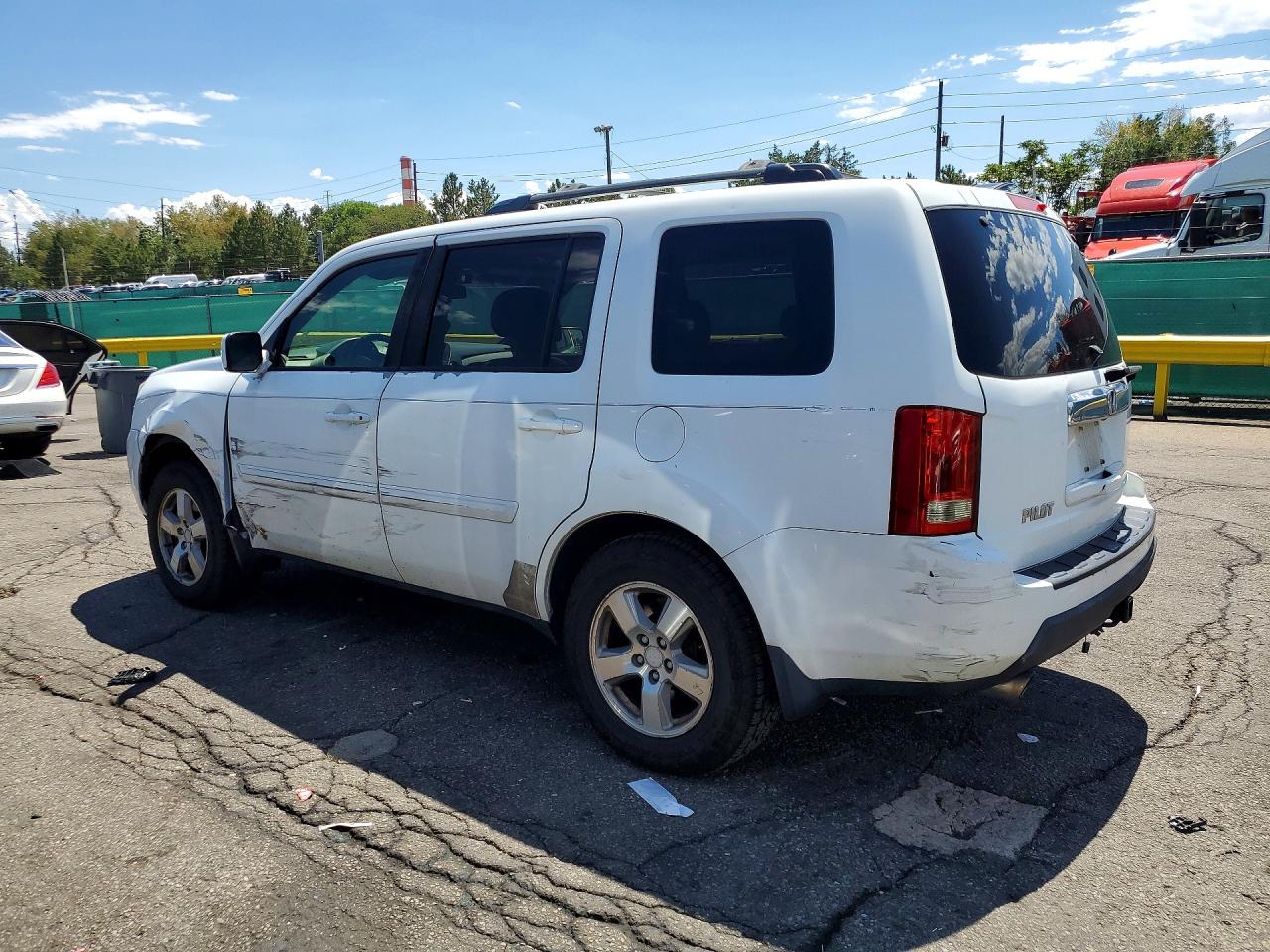 5FNYF3H5XBB028461 · 2011 HONDA PILOT · 2/12